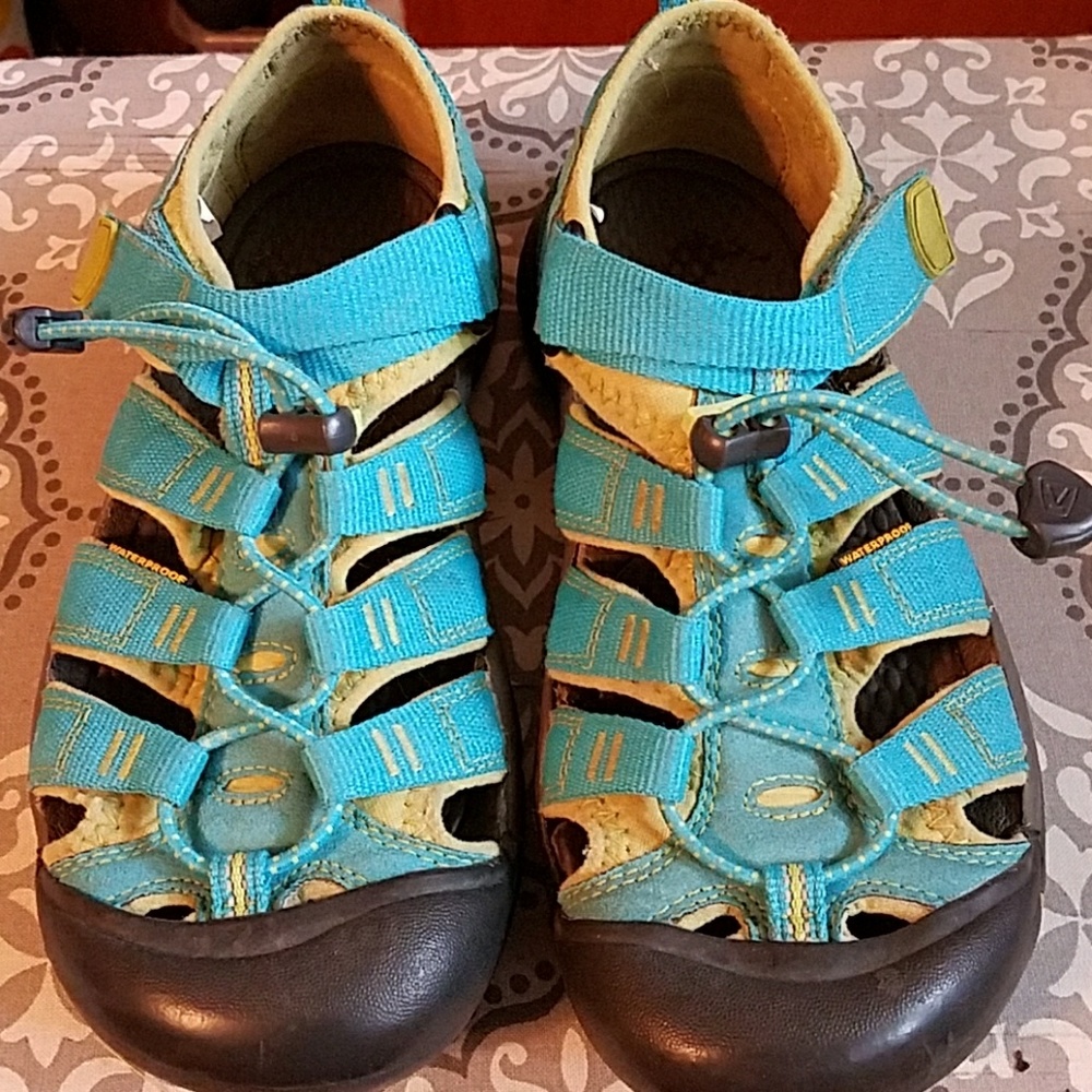 Keen Water Sandals  Size 5.5 US Or 3UK